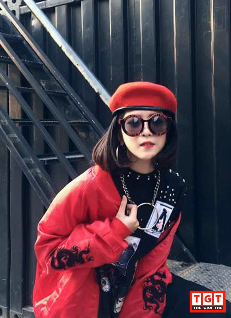 Chia sẻ về việc định hướng cho mình phong cách đặc biệt như vật, nữ dancer xinh đẹp cho hay: "Vy cực thích với phong cách của cô nàng xinh đẹp CL, cựu thành viên của nhóm nhạc nổi tiếng 2NE1. Đó là lý do mình muốn bản thân trở thành một cô gái đầy cá tính và nổi loạn như vậy. Người mà giúp mình lựa chọn và góp ý để có những trang phục cực chất như thế này là cậu bạn rất thân của mình, Gin Gray. Mình thực sự cảm thấy vô cùng thoải mái, tự tin khi tạo ra chất riêng của bản thân như vậy".