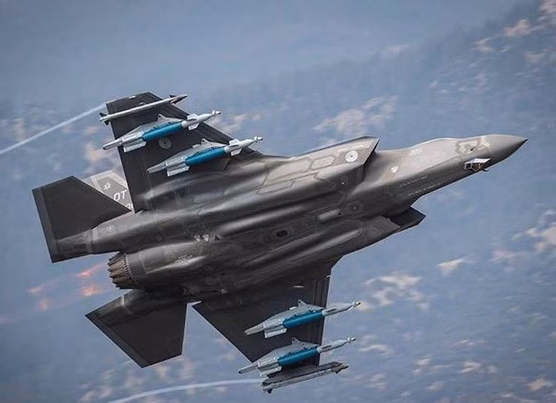 "Máy bay chiến đấu tàng hình của Mỹ và Israel thường xuyên thực hiện các chuyến bay qua Syria - đây không phải là một bí mật. Có khả năng Su-57 của Nga đã thực hiện cuộc chiến đấu trên không tầm xa với tiêm kích F-35", nguồn tin này cho biết. Mặc dù vậy, thông tin trên chưa từng được bất cứ nguồn tin chính thức nào từ Bộ Quốc phòng Liên bang Nga cũng như đại diện Quân đội Nga đóng trên lãnh thổ Syria xác nhận.