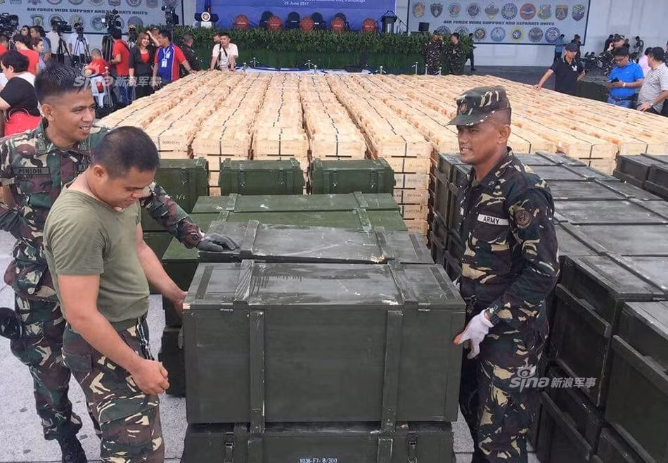 Các quan chức của quân đội Philippines cho biết số vũ khí này sẽ góp phần gia tăng sức mạnh cho các đơn vị chiến đấu của lục quân Philippines trong cuộc chiến chống khủng bố. Nguồn ảnh: Sina
