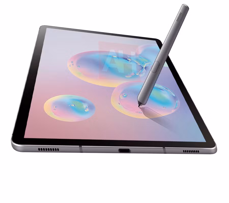 Một điểm rất đáng chú ý là chiếc bút cảm ứng stylus S Pen cũng nằm ngay bên dưới cụm camera. Có thể dễ dàng đoán được, chiếc bút sẽ được trang bị nam châm, với khả năng dính chặt vào mặt lưng. Tuy nhiên, vị trí đặt bút này sẽ rất bất tiện, khiến máy bị kênh lên nếu đặt nằm xuống mặt phẳng. Chưa rõ, Samsung có bổ sung cho S Pen khả năng đặt ngang mặt lưng để giải quyết vấn đề này không.