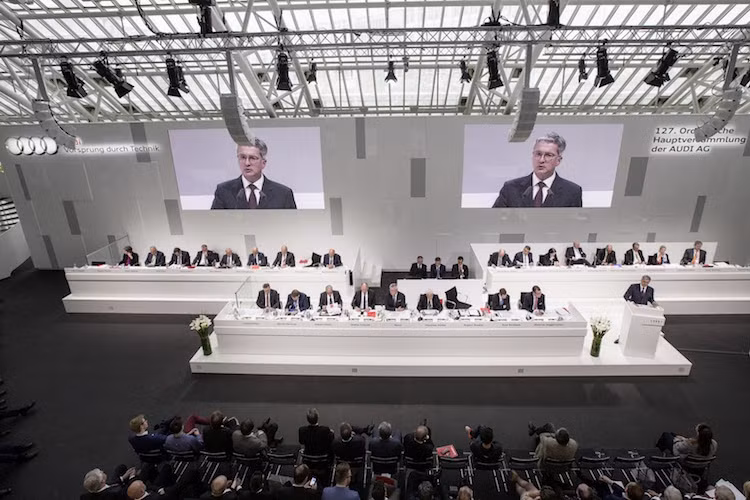 Trong hội nghị thường niên của hãng xe Audi vừa được tổ chức tại Ingolstadt, Đúc, ông Rupert Stadler - Giám đốc của công ty đã chính thức xác nhận rằng hãng sẽ chuẩn bị ra mắt Audi A8 thế hệ mới vào năm sau, cùng một loạt các phiên bản nâng cấp và thế hệ mới của nhiều dòng xe hiện tại.