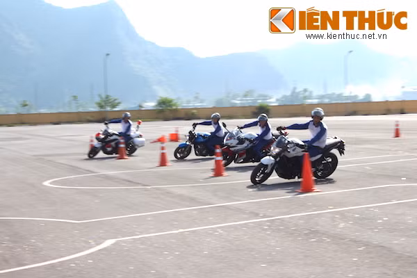 Honda Viet Nam cung CSGT trien khai cac hoat dong ATGT-Hinh-4