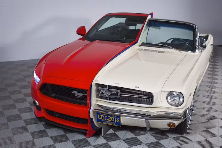 Ở thế hệ Mustang mui trần mới nhất, Ford cũng đã được cấp 36 bằng sáng chế cho chiếc xe như cấu trúc túi khí, hệ thống tự gọi 911 cứu hộ và hàng loạt các công nghệ khác. Những chi tiết đã đăng ký bản quyền này khiến cho Mustang không thể bị lẫn với bất kỳ mẫu xe nào khác.