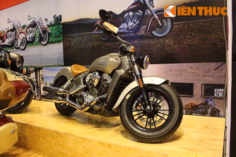 Bên cạnh Indian Chief, Indian Scout 2016 là một trong những sản phẩm lâu đời, đặc trưng và quan trọng nhất của hãng môtô Mỹ Indian, được bắt đầu sản xuất từ năm 1919. Nó cũng là dòng xe mang giá trị lịch sử rất cao, khi đã được sử dụng trên các chiến trường trong Thế Chiến II bởi Mỹ và các nước thuộc phe Đồng minh.