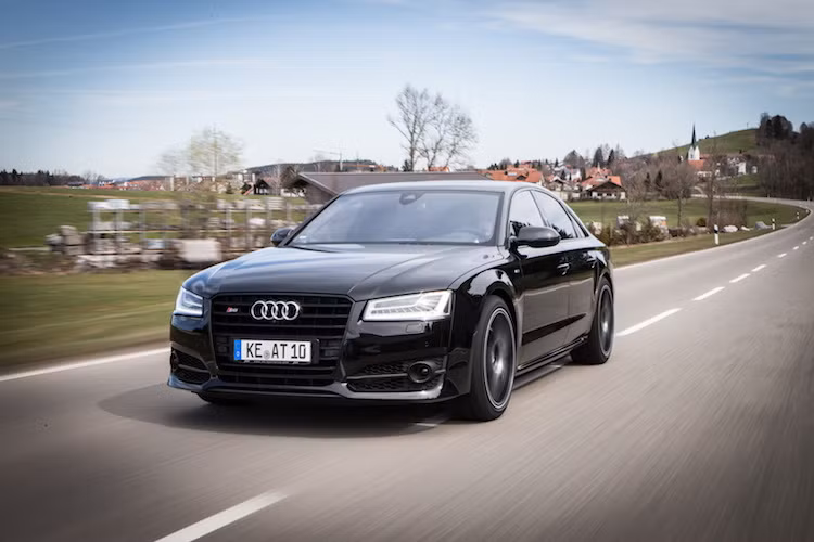 Với sức mạnh cộng thêm, thời gian tăng tốc từ 0-100 km/h của xe đã được giảm từ 3,8 xuống còn 3,5 giây và tốc độ tối đa tăng từ 305 lên thành 320 km/h. Ngoài ra, ABT còn cung cấp các gói độ công suất thấp hơn, đạt lần lượt 640 và 675 PS.