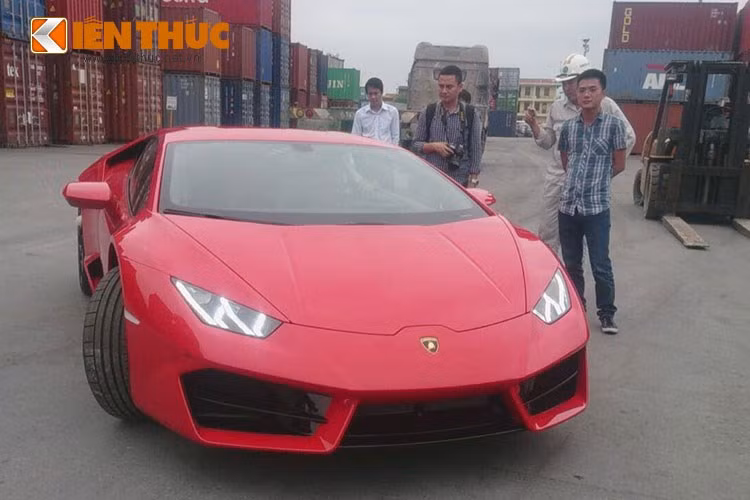 Tại thị trường châu Âu, giá của một chiếc Huracan LP580-2 là khoảng 150.000 Euro (khoảng hơn 4 tỷ đồng).