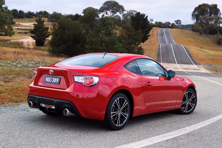 Tuy nhiên kể từ khi ra mắt, số lượng của dòng xe thể thao Toyota 86 được bán ra ở Việt Nam cũng chỉ có thể đếm được trong khoảng ngón tay, do nhu cầu của khách hàng đối với xe thể thao còn rất ít.