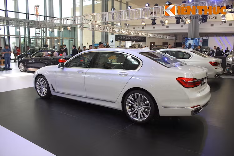 BMW 750Li hiện đang được Euro Auto bán với giá 6,448 tỷ đồng, và là chiếc xe đắt nhất của BMW tại Việt Nam hiện nay.