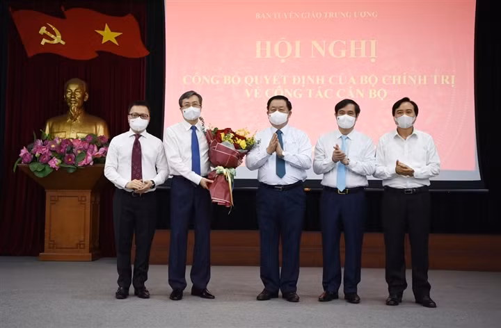 TBT bao Nhan dan Le Quoc Minh kiem nhiem Pho Ban Tuyen giao Trung uong-Hinh-3