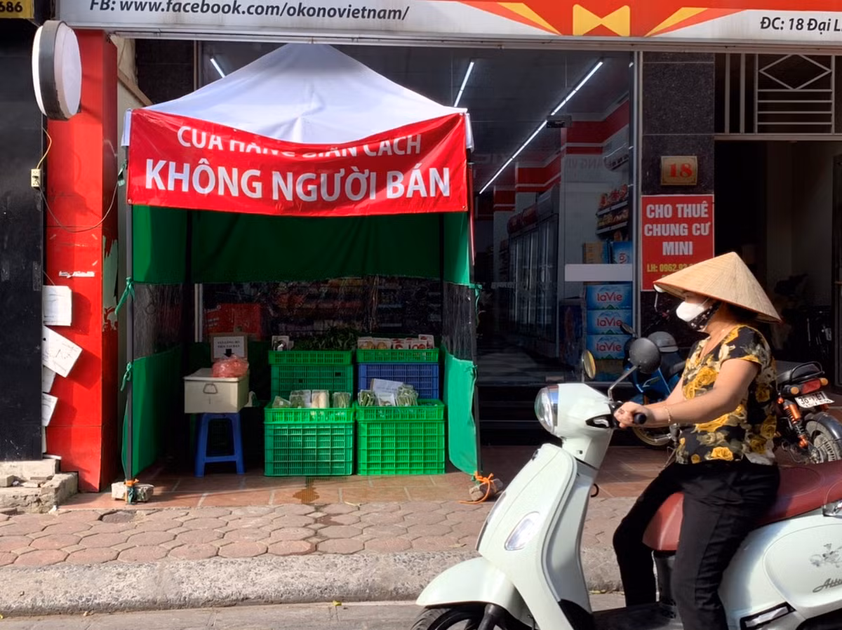 Gian hang khong nguoi ban, tu tra tien dau tien tai Ha Noi