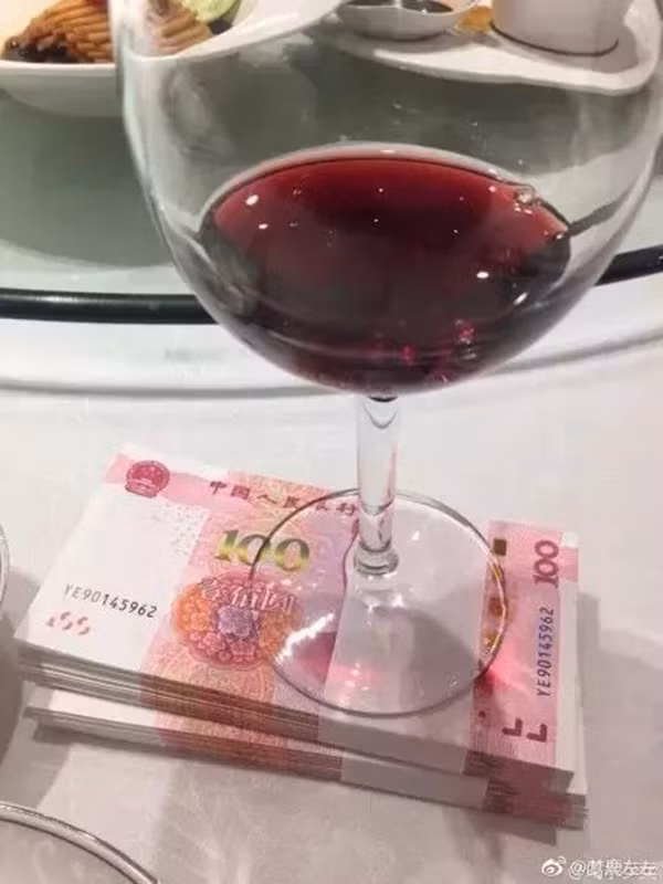 Phải uống thì mới biết trong bao có bao nhiêu tiền.