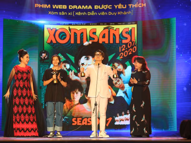 Ngôi sao xanh 2020 còn gọi tên "Xóm sân si" là phim web drama được yêu thích nhất. Ảnh: Dân Việt