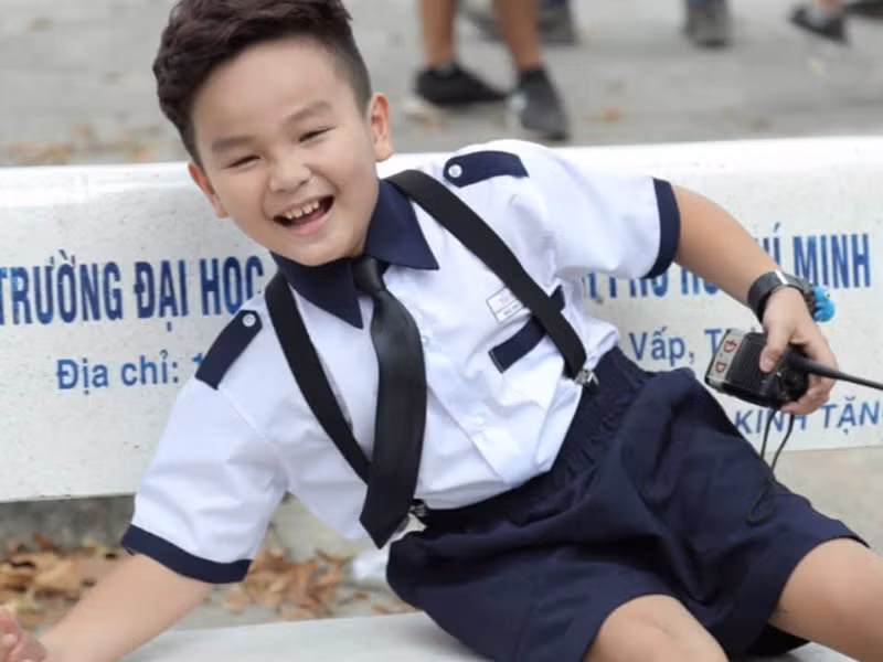 Chia sẻ với Thế giới điện ảnh, ba của Hữu Khang cho biết, gia đình không ai theo nghệ thuật nhưng bé lại có duyên với phim ảnh từ lúc 3 tháng tuổi.