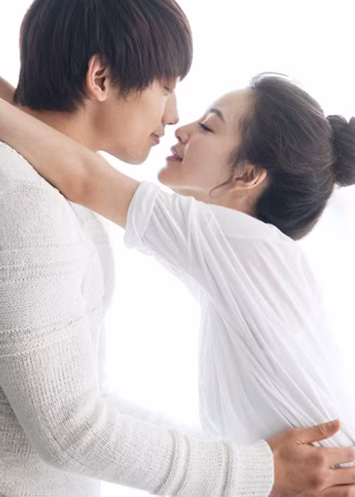 Sau khi công khai mối quan hệ, hai ngôi sao xứ Hàn ít xuất hiện bên nhau trước công chúng.