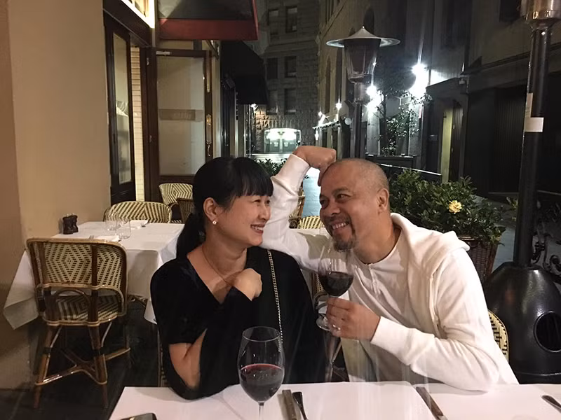 Nam nghệ sĩ thường xuyên khoe ảnh hẹn hò bà xã như hồi mới yêu.