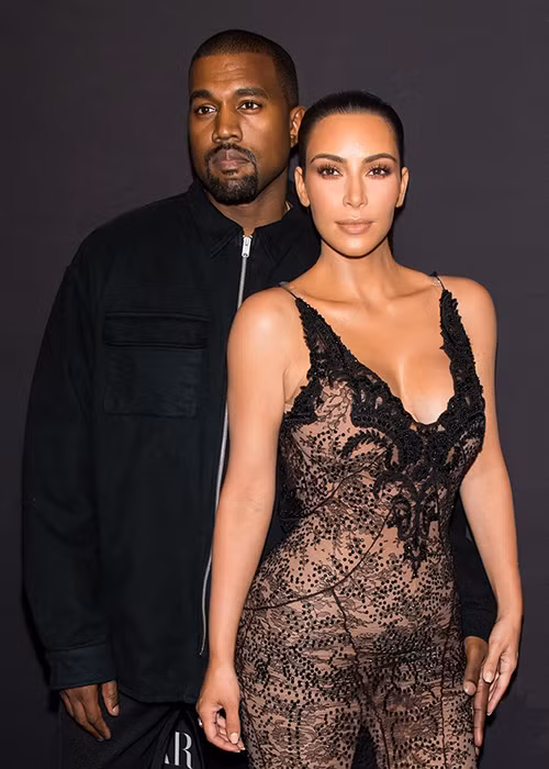 Kim Kardashian tai tiếng không kém chồng. Năm 2007, cô lộ clip nóng với bạn trai cũ - rapper Ray J. Từ đó, scandal của Kim Kardashian ngày càng nối dài.