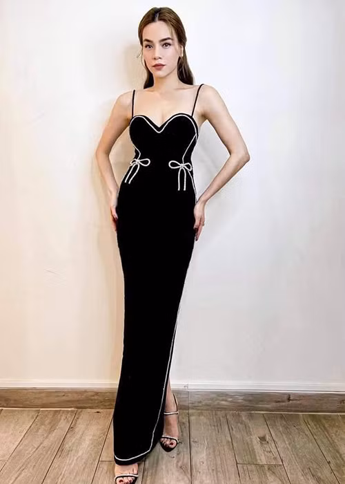 Giống Hải Tú, Hồ Ngọc Hà từng chọn cách giữ im lặng trước nghi vấn người thứ ba xen vào mối quan hệ của vợ chồng đại gia kim cương. Trong khi đó, đại gia kim cương không chỉ lên tiếng mà còn xin lỗi người đẹp.