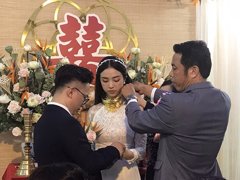 Á hậu Thúy An và bạn trai Ngọc Duy vừa tổ chức đám cưới ở quê nhà Kiên Giang.