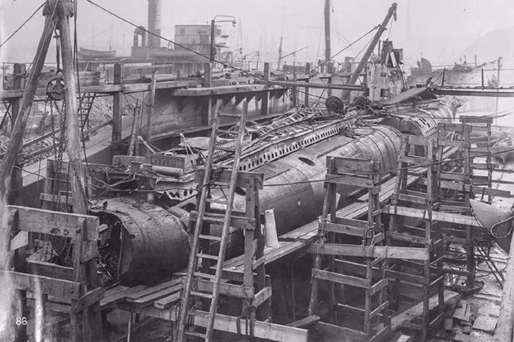 Tàu ngầm SM UB-110 này được hạ thủy ở Hamburg (Đức) vào ngày 1/9/1917 và chính thức được đưa vào biên chế hoạt động năm 1918. Ảnh: RHP.