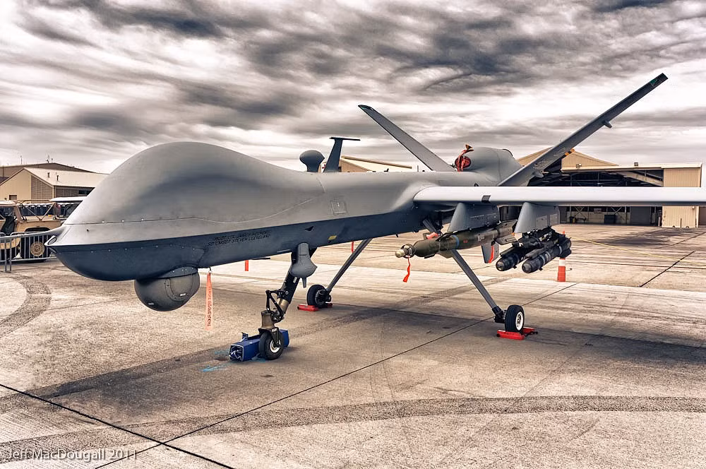 Về công nghệ được áp dụng trên mẫu UCAV Mojave mới này, chúng được trang bị các hệ thống điện tử cũng như tác chiến điện tử được cho là tương tự với UCAV MQ-9 Reaper hay UCAV MQ-1C Grey Eagle trong biên chế Quân đội Mỹ hiện nay. Nguồn ảnh: vistapointe.net.