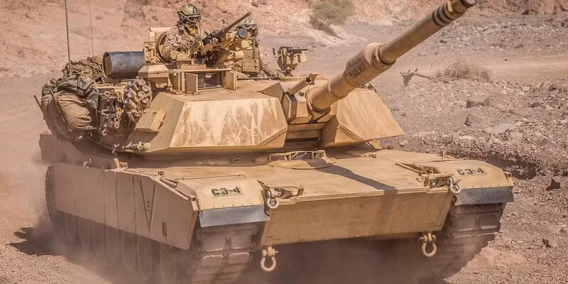 Vì không có loại xe tăng nào khác, đã từng được thử nghiệm thực chiến nhiều như Abrams, và được coi là một nhân tố lực lượng hàng đầu trong chiến đấu như nó.