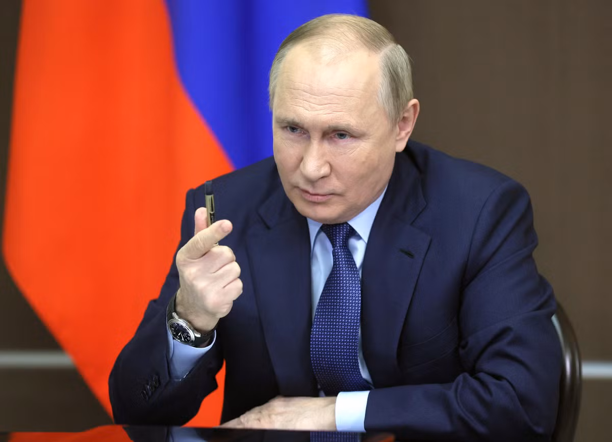 Mặc dù hồi tháng 11, Tổng thống Nga, ông Vladimir Putin đã chia sẻ rằng, ông hy vọng tình hình căng thẳng giữa Nga – Ukraine sẽ không leo thang đến mức “lằn ranh đỏ” như các dự báo.