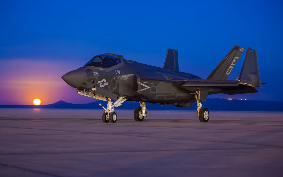 Dự kiến cho đến giai đoạn năm 2028 – 2030, toàn bộ các máy bay chiến đấu F/A-18C/D Hornet của Không quân Phần Lan sẽ được loại biên hoàn toàn, thế vào đó sẽ là sự hiện diện của dòng máy bay chiến đấu thế hệ thứ 5 của Mỹ mang công nghệ tàng hình là các F-35 Lightning II. Nguồn ảnh: mocah.org.