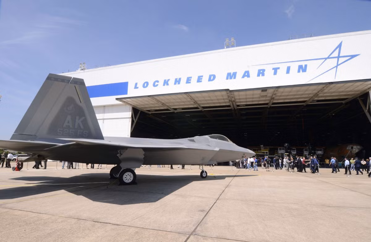 Và ngay trong hôm qua, hãng hàng không Lockheed Martin đã cho biết, “luôn sẵn sàng hỗ trợ Bộ Quốc phòng Anh khi cần thiết. Một cuộc điều tra đang được tiến hành và thông tin thêm về vụ việc sẽ được công bố khi thích hợp”.