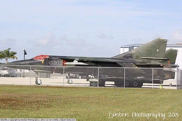  Tiêm kích MiG-23 Liên Xô (NATO gọi bằng cái tên Flogger) là chiếc chiến đấu cơ siêu âm cánh cụp cánh xòe thực hiện chuyến bay đầu tiên vào ngày 10/6/1967, nó được coi là máy bay phản lực chiến đấu thế hệ thứ ba cùng với MiG-25 Foxbat.