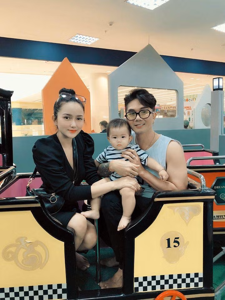 Vợ Khánh Đơn “hú hồn” khi bị tình cũ của chồng “rình“ - Hình 9 Vo Khanh Don “hu hon” khi bi tinh cu cua chong “rinh“-Hinh-9