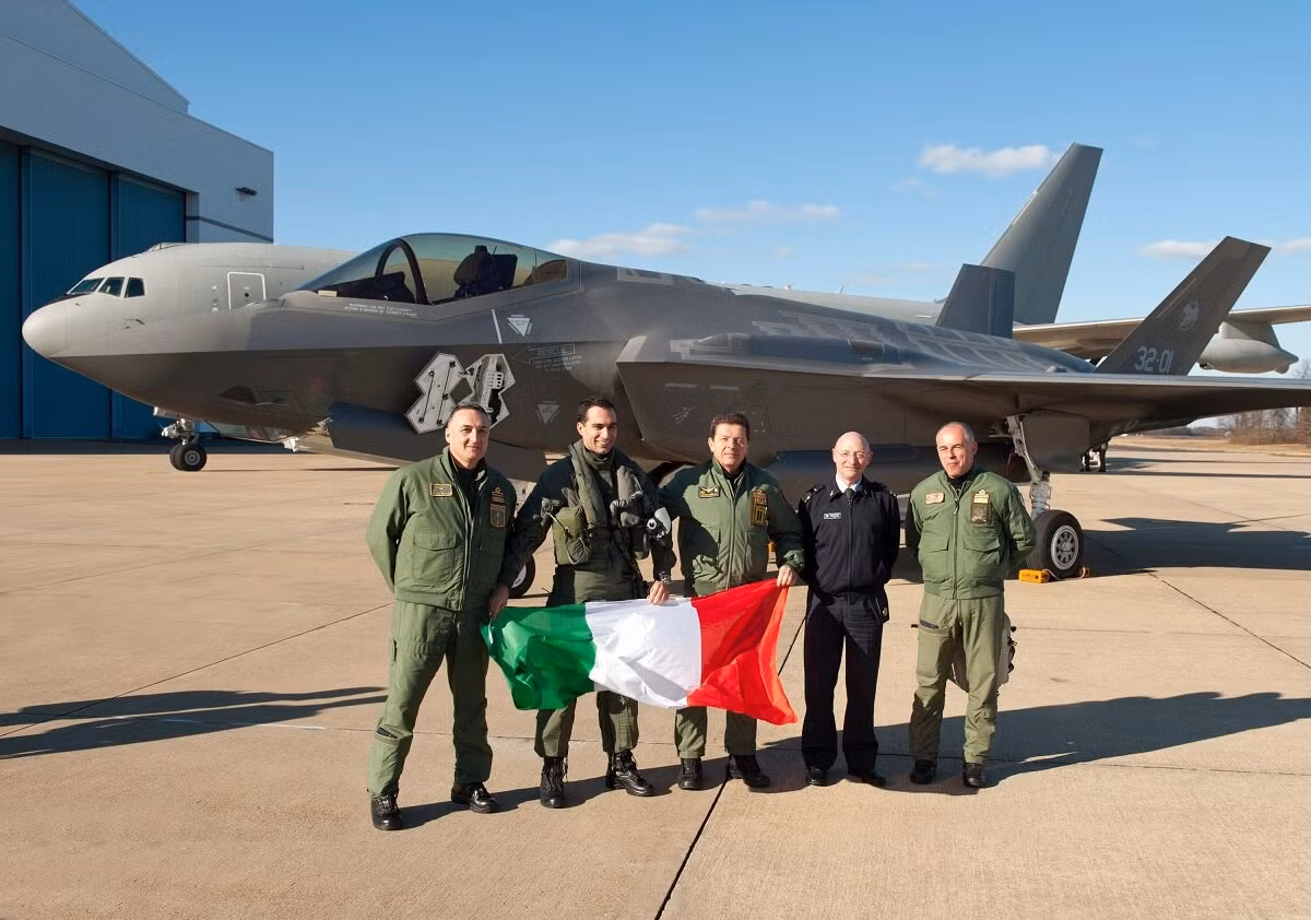 Không quân Italia đã đảm nhận và thực thi nhiệm vụ bảo vệ hội nghị này bằng cách huy động một lực lượng khí tái hùng hậu và đa dạng, với nhiều loại chiến đấu cơ hiện đại.