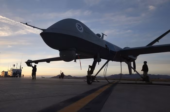 Ngoài ra, máy bay không người lái UAV MQ-9 Predator, cũng được Italia điều động để liên tục giám sát khu vực diễn ra Hội nghị thượng đỉnh G20.