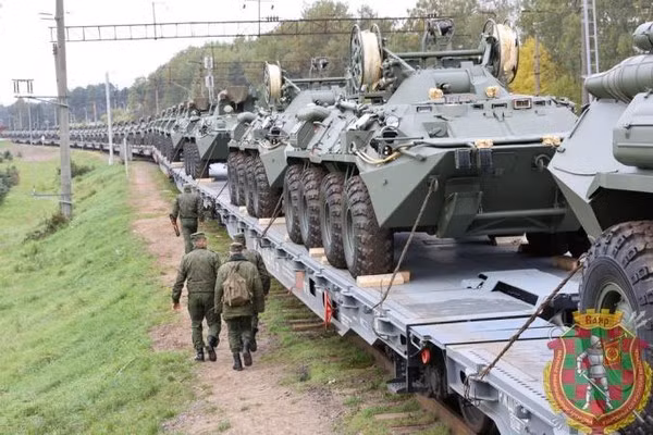 Theo được biết, lô thiết giáp chở quân BTR-82A đầu tiên đã được chuyển giao cho Lực lượng Vũ trang Belarus vào cuối tháng 9 vừa qua.