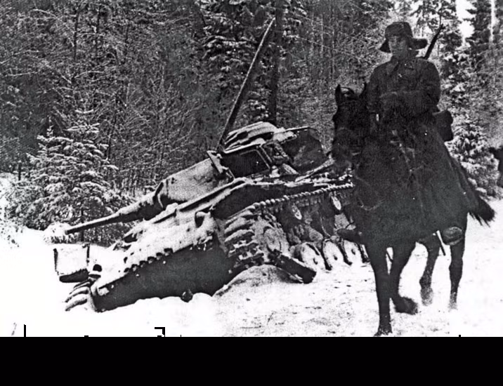 Hội đồng thành phố Moscow đã gọi và nói: 'Đừng làm nổ tung bất cứ thứ gì.' Cùng ngày, có tin Stalin đang ở Moscow, và tâm trạng thay đổi ngay lập tức. Bây giờ chúng tôi đã chắc chắn rằng Moscow sẽ không từ bỏ ”, Olga Sapozhnikova, một công nhân tại nhà máy Trekhgornaya Manufaktura nhớ lại.