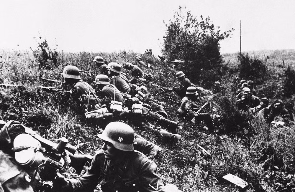 “Đòn đánh” cuối cùng: Cuộc tấn công Petsamo – Kirkenes (tháng 10 đến tháng 11 năm 1944), quân phát-xít Đức đã không đạt được bất kỳ bước tiến lớn nào ở cực Bắc của Liên Xô trong suốt thời gian của cuộc chiến.
