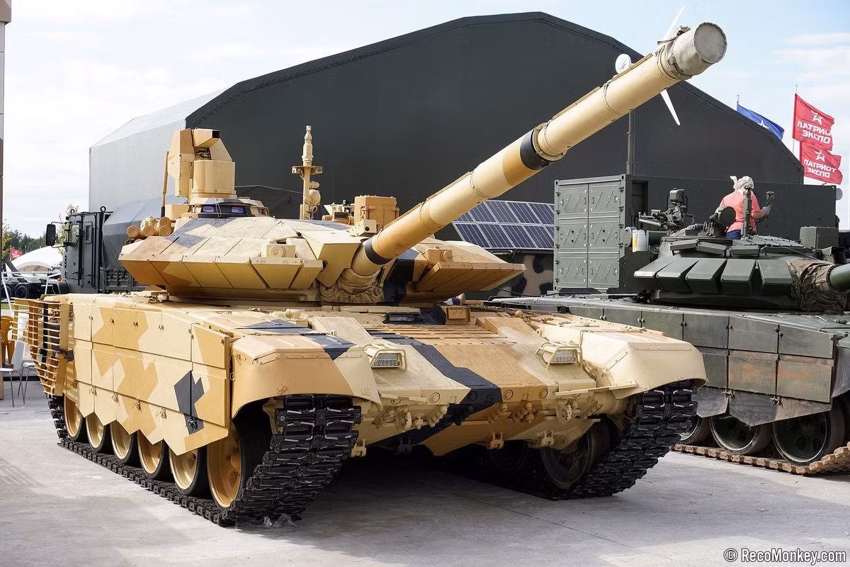 Theo tin tức được nhà sản xuất quốc phòng Uralvagonzavod (một phần của tập đoàn công nghệ nhà nước Rostec) của Nga cho biết, sẽ tiến hành giới thiệu xe tăng chiến đấu chủ lực (MBT) T-90MS tiên tiến của mình tại Cairo.