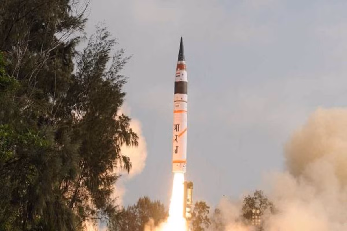 Còn về tầm bắn của tên lửa này, ICBM này được cho là có thể có khả năng tấn công gần như là toàn bộ lãnh thổ Trung Quốc với tầm bắn được cáo buộc là có thể đạt tới 8.000km.