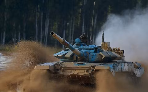 Các siêu tăng T-72B3M là phiên bản hiện đại hoá của xe tăng T-72B3 trước đây của Nga, với sự nâng cấp về động cơ và lớp vỏ giáp, linh hoạt hơn và cứng cáp hơn.