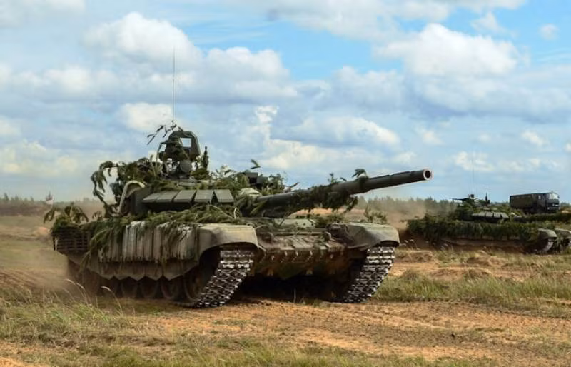Đặc biệt là việc sẽ đưa xe tăng T-72B3M hiện đại vào hàng ngũ đơn vị xe tăng của Căn cứ Quân sự 201 này để đề phòng Taliban. T-72B3M là biến thể mới nhất của dòng xe tăng T-72 của Nga, phát triển từ năm 1973.