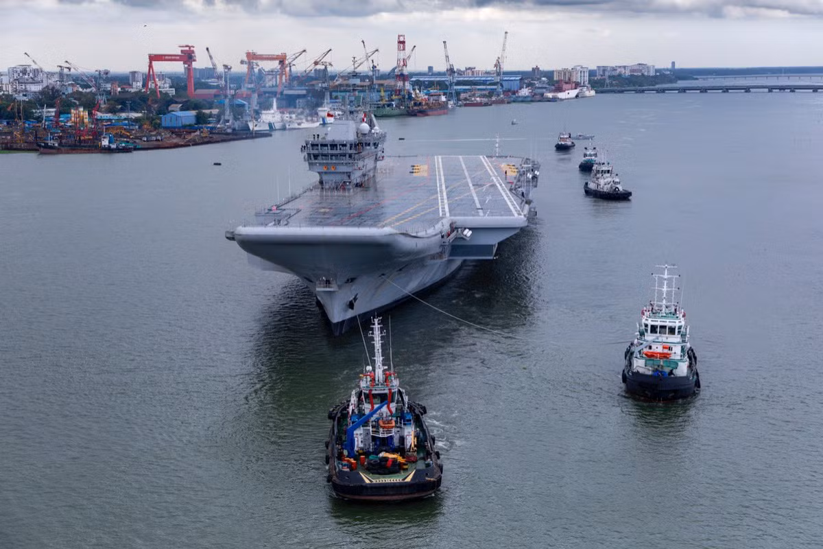 Tổng chi phí của dự án là khoảng 23.000 Crore (tương ứng 3,2 tỷ USD) vào thời điểm bắt đầu tiến hành thử nghiệm trên biển. 