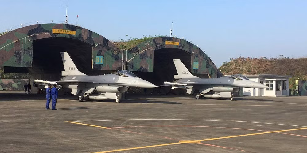 Theo truyền thông Đài Loan, các tiêm kích F-16V sẽ được đóng quan tại căn cứ, sân bay quân sự Gia Nghĩa của lực lượng Không quân Đài Loan ở phía Tây Nam hòn đảo.