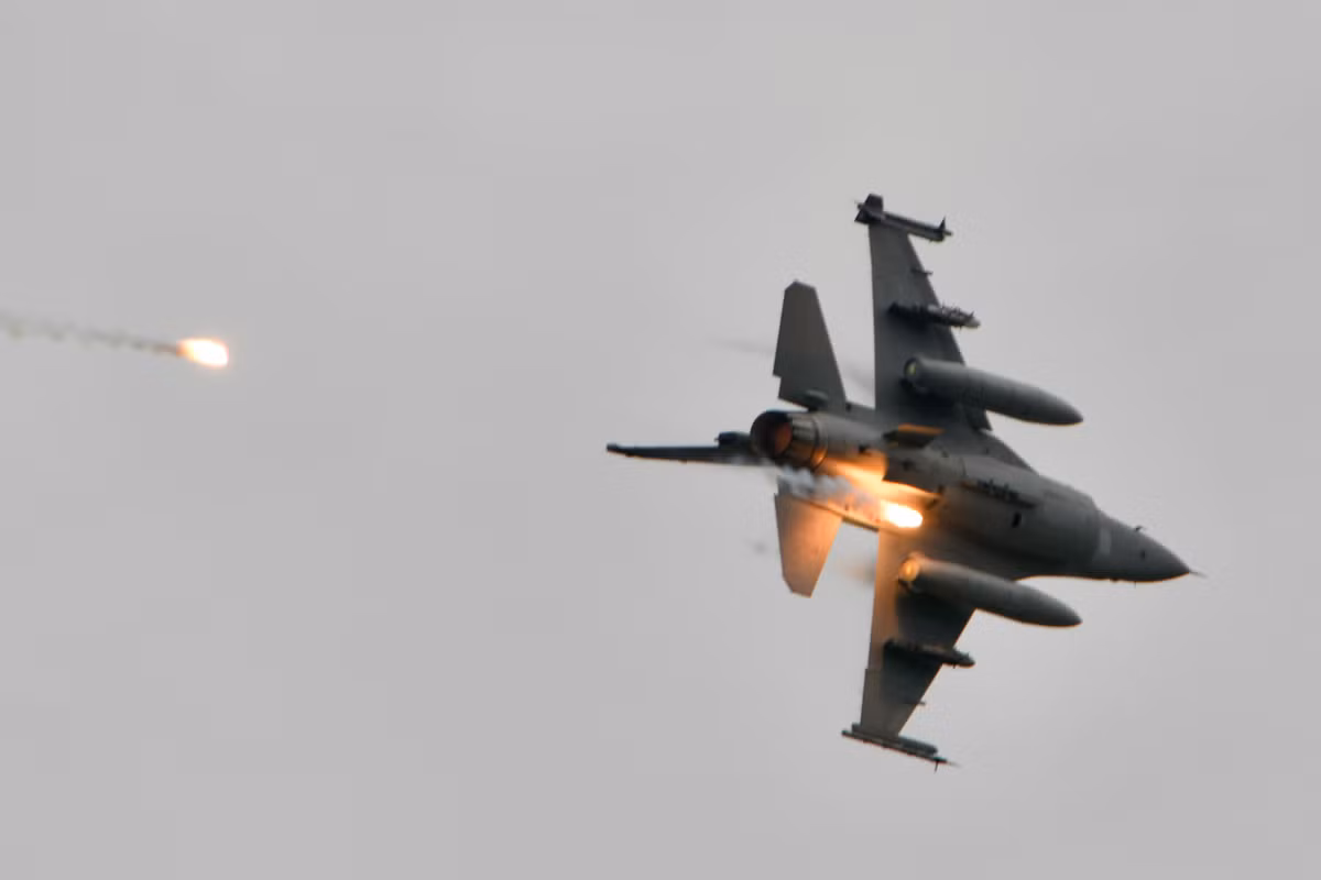 Bằng cách đưa vào vận hành các F-16V này, đảo Đài Loan đã tăng cường khả năng phòng thủ của mình, nhờ khả năng tác chiến tuyệt vời mà các chiến đấu cơ này có thể mang lại.