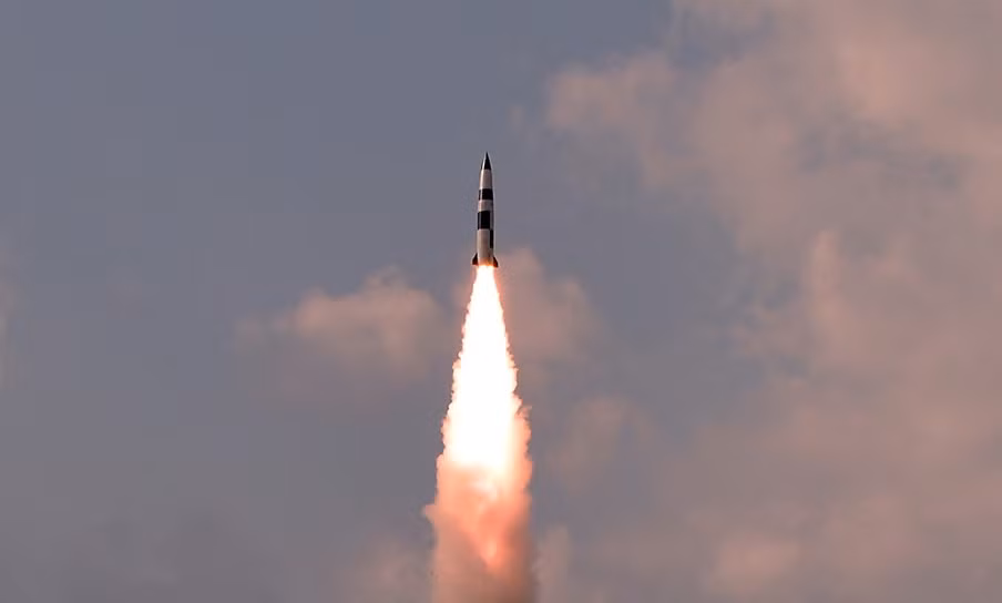 Còn về SLBM thể mới lần này của Triều Tiên, qua hình ảnh được công bố, có thể thấy nó có kích thước tương đối nhỏ gọn hơn so với các thiết kế SLBM trước đây từng được công bố.