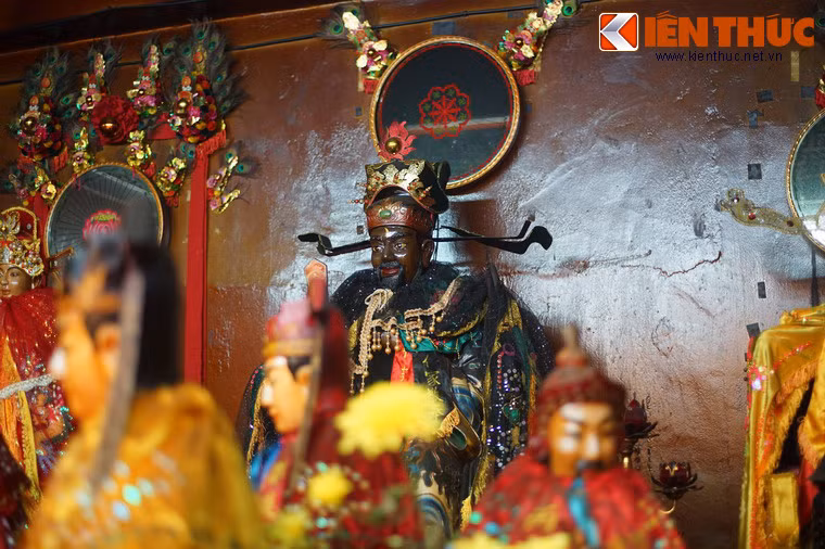 Trong suốt thời gian làm quan, ông đã phá được nhiều vụ án, giúp dân cư an hưởng thái bình. Đó là giai đoạn người dân sống trong hạnh phúc với bối cảnh nền kinh tế, trị an xã hội phát triển vượt bậc.