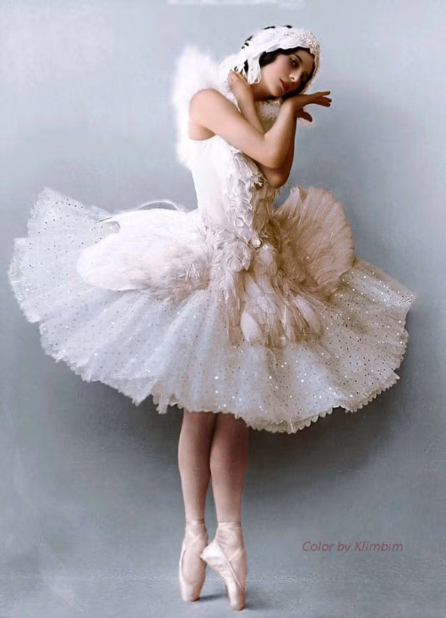 Anna Pavlova trong tư thế "thiên nga đang chết". Ảnh: Vintag.