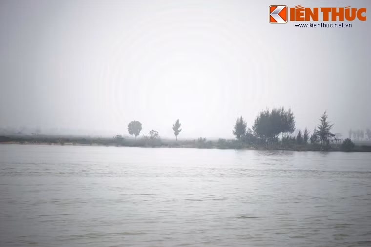 Từ năm 1952 cho đến khi lên đường ra Bắc, đồng chí Phan Văn Khải làm công tác văn phòng của Mặt trận Liên Việt tỉnh Gia Định Ninh, Văn phòng Tỉnh uỷ và Uỷ ban kháng chiến tỉnh Gia Định Ninh.
