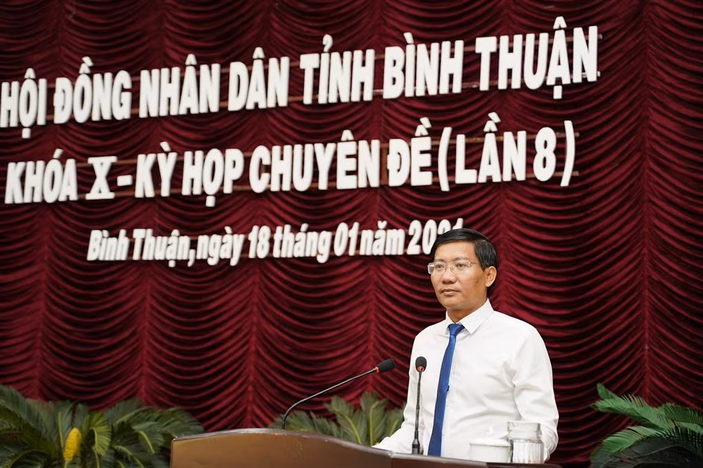 Tập thể này cũng thiếu trách nhiệm, buông lỏng lãnh đạo, chỉ đạo, thiếu kiểm tra, giám sát, để Ban cán sự đảng UBND tỉnh, UBND tỉnh và nhiều tổ chức, cá nhân vi phạm các quy định của Đảng, pháp luật của Nhà nước trong quản lý, sử dụng đất, thực hiện một số dự án. Những sai phạm đó khiến một số cán bộ, đảng viên trong đó có cả lãnh đạo chủ chốt của tỉnh bị khởi tố, bắt tạm giam.
