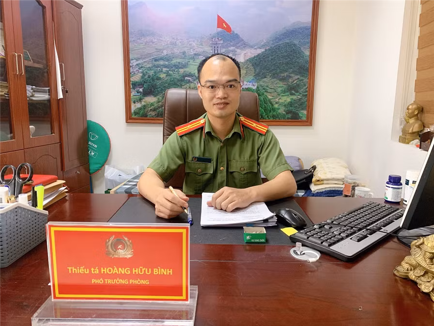 Bo Cong an khen thuong thieu ta CA Hai Duong cuu 2 tre duoi nuoc