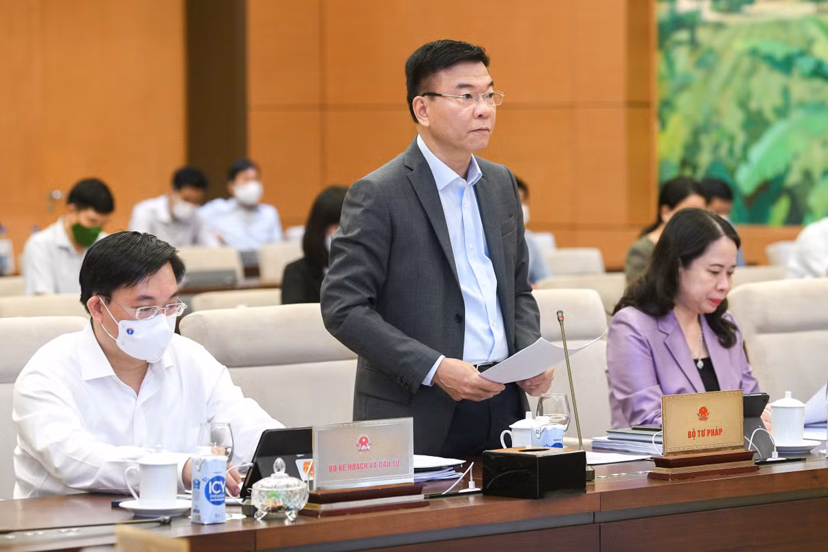 Chinh phu tiep tuc de nghi xin lui sua Luat Dat dai