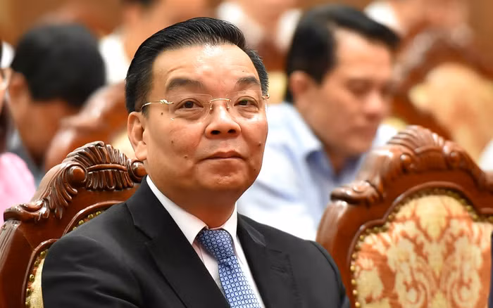 Trước đó, tháng 2/2020, ông Chu Ngọc Anh đã ký Quyết định phê duyệt đặt 04 nhiệm vụ KH&amp;CN cấp quốc gia đột xuất góp phần phòng chống dịch bệnh, trong đó có đề tài "Nghiên cứu chế tạo bộ sinh phẩm real-time RT-PCR và RT PCR phát hiện virus corona chủng mới (nCoV)" do Học viện Quân y chủ trì, phối hợp với Cty cổ phần Công nghệ Việt Á thực hiện.